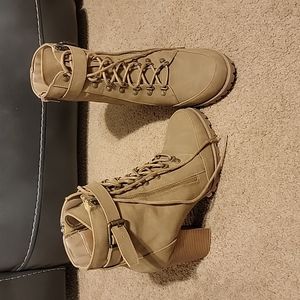 Size 9 Tan Heel Combat Boots